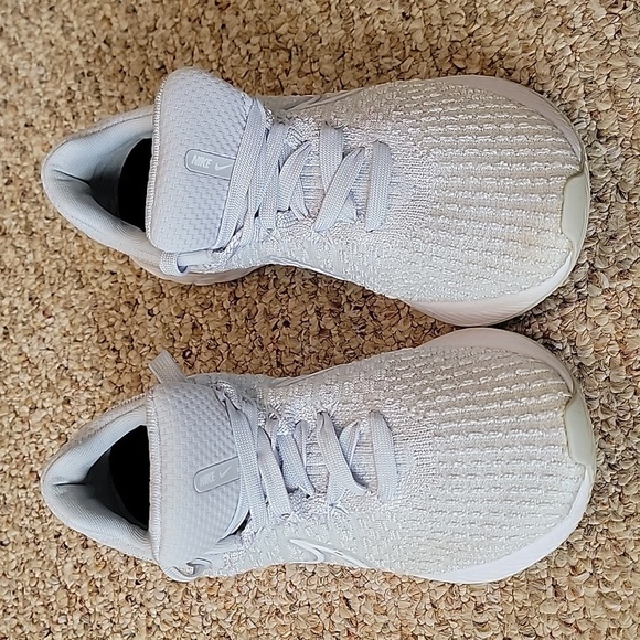 Nike Shoes - Nike Women's Light Gray React Infinity Flyknit